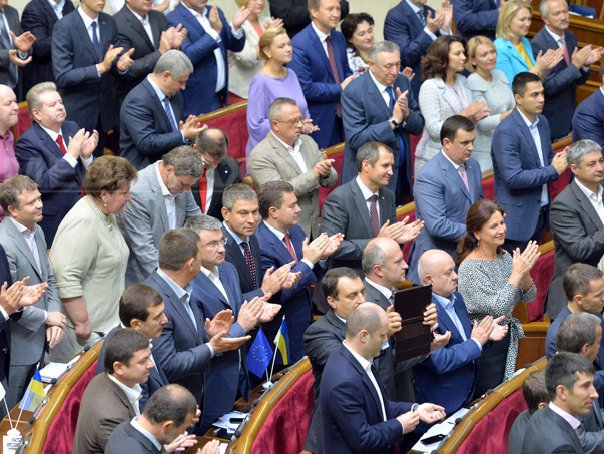 Imaginea articolului Cele cinci partide prooccidentale din Ucraina au parafat acordul de coaliţie în Parlament