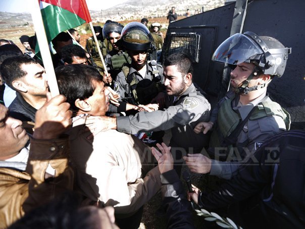 Imaginea articolului Oficial palestinian, ucis în Cisiordania în confruntări cu militari israelieni. Ban Ki-Moon şi UE cer anchetă. Mahmoud Abbas: Autoritatea Palestiniană are în vedere "toate opţiunile" - FOTO