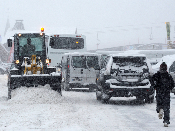 Imaginea articolului Peste 15.000 de vehicule, blocate în Alpii francezi din cauza zăpezii
