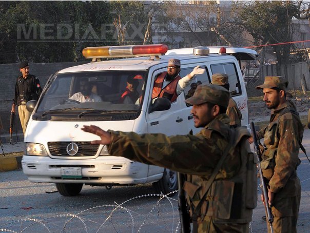 Imaginea articolului Cel puţin 19 morţi în urma unui atac comis asupra a două autobuze, în Pakistan