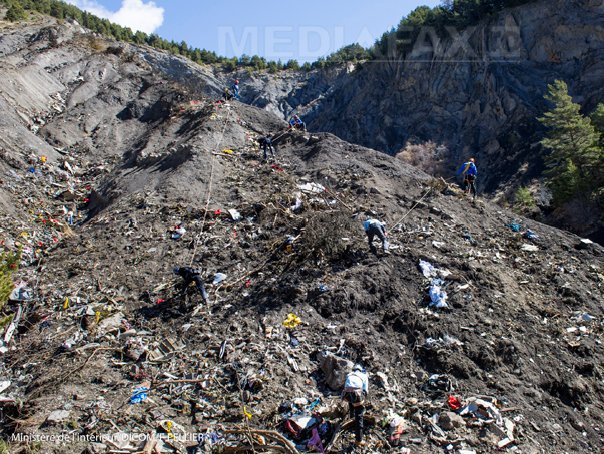 Imaginea articolului Rămăşiţele a 44 de victimele ale accidentului Germanwings au fost repatriate