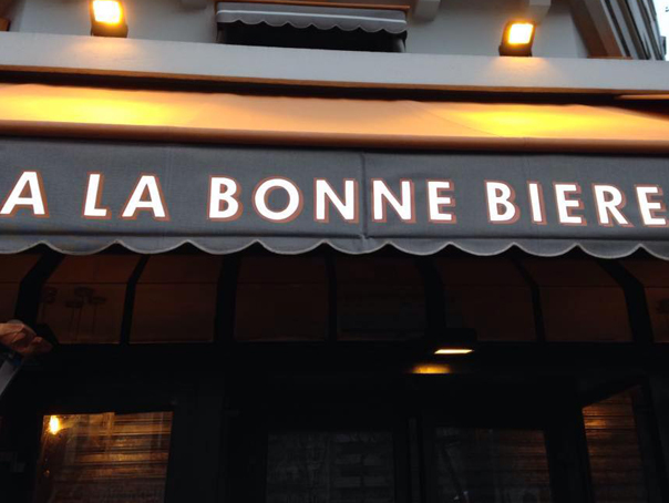Imaginea articolului Cafeneaua A La Bonne Bière din Paris, vizată de atentatele din 13 noiembrie, şi-a redeschis porţile