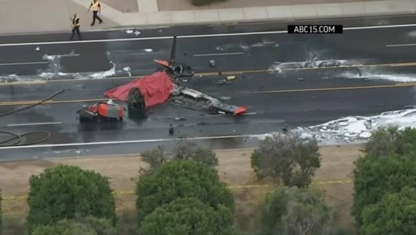 Imaginea articolului Două persoane au murit după ce un avion uşor s-a prăbuşit în statul american Arizona - VIDEO 