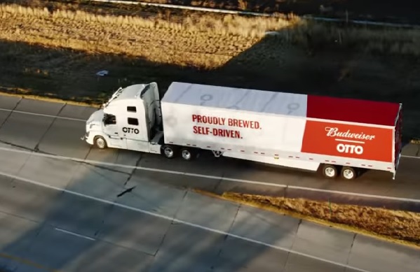 Imaginea articolului Camionul care se conduce singur al Uber a făcut prima livrare: 50.000 de cutii de bere. VIDEO