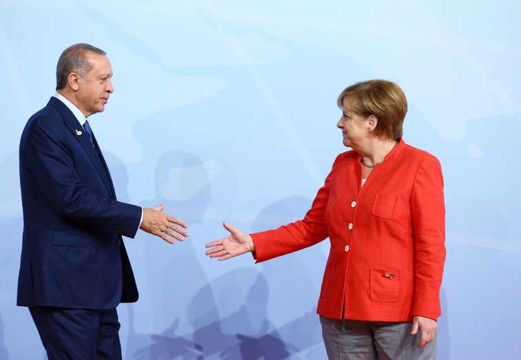 Imaginea articolului Un nou conflict în Europa: politicienii Germaniei şi-au pierdut răbdarea cu derapajele lui Erdogan şi ameninţăTurcia cu sancţiuni economice