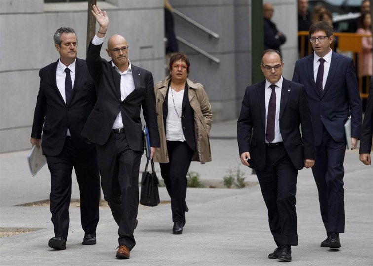 Imaginea articolului Candidatul pentru funcţia de premier al Cataloniei a fost arestat, alături de alţi patru lideri separatişti/ Decizia a scos în stradă mii de oameni