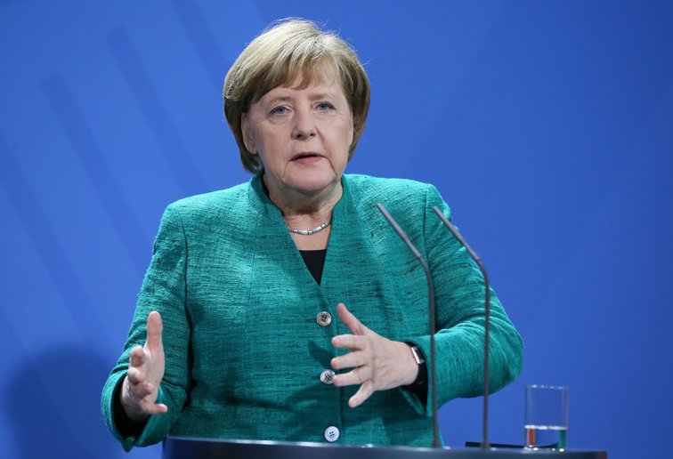 Imaginea articolului Angela Merkel: Germania nu se va alătura unor posibile acţiuni militare împotriva Siriei