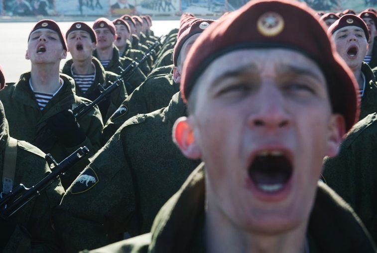 Imaginea articolului Colonel în rezervă, articol straniu în revista Armatei Ruse: Soldaţii ruşi au bruiat sisteme de comunicaţii doar cu „puterea gândului”