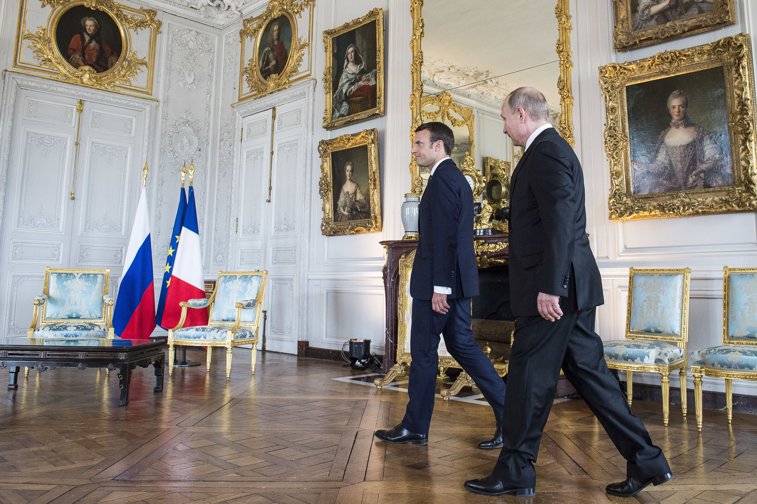 Imaginea articolului Emmanuel Macron îi cere lui Vladimir Putin să reia negocierile pentru soluţionarea conflictului din Ucraina