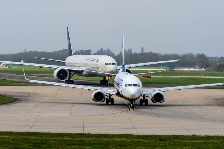 Imaginea articolului O mare companie aeriană a anunţat că suspendă toate zborurile directe către China