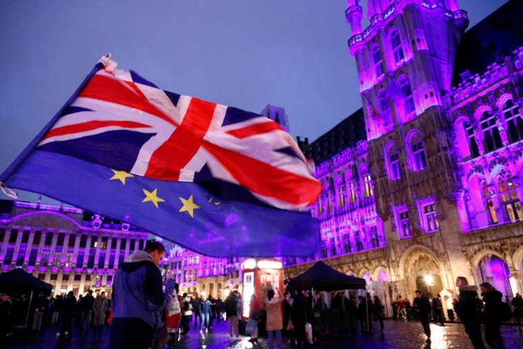 Imaginea articolului Piaţa Mare din Bruxelles, iluminată în culorile steagului britanic înainte de Brexit | VIDEO