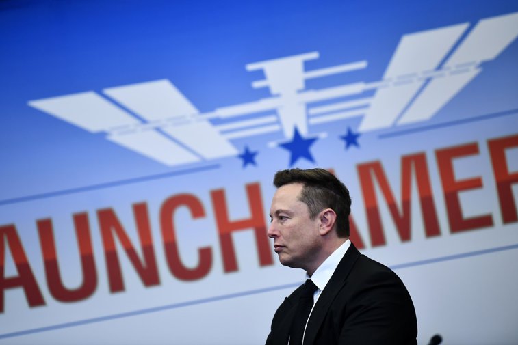 Imaginea articolului Rusia: Elon Musk foloseşte un pretext ca să transporte arme nucleare în spaţiu. Rogozin şi istoria afirmaţiilor controversate: a ameninţat România cu bombardierul
