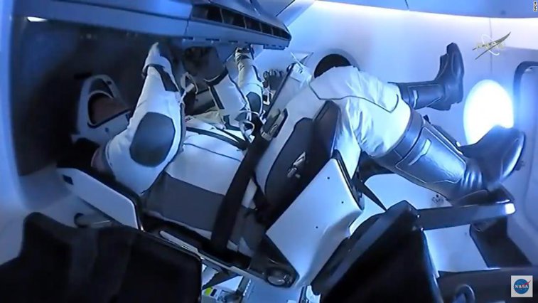 Imaginea articolului Misiune îndeplinită pentru SpaceX. Naveta Crew Dragon s-a întors pe Pământ. Cei doi astronauţi au amerizat în Golful Mexic
