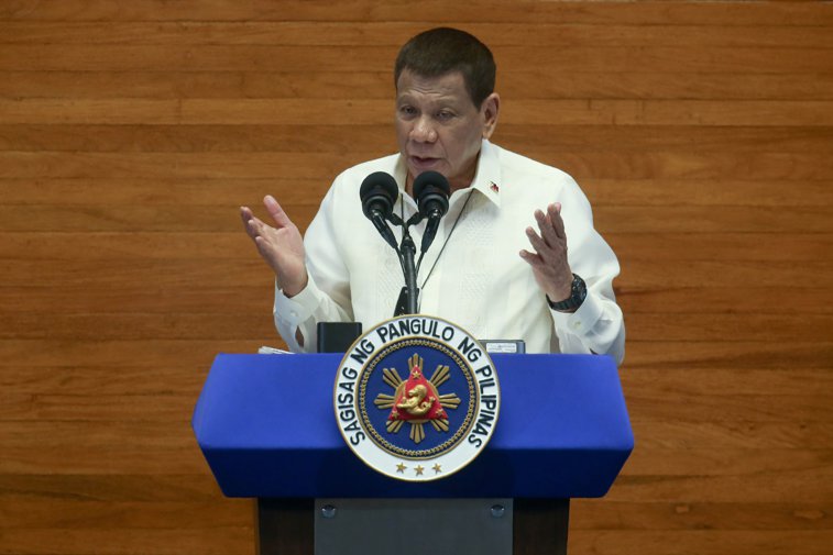 Imaginea articolului Preşedintele filipinez Duterte are „încredere imensă“ în vaccinul Rusiei anti-Covid. Se oferă să-l testeze personal 