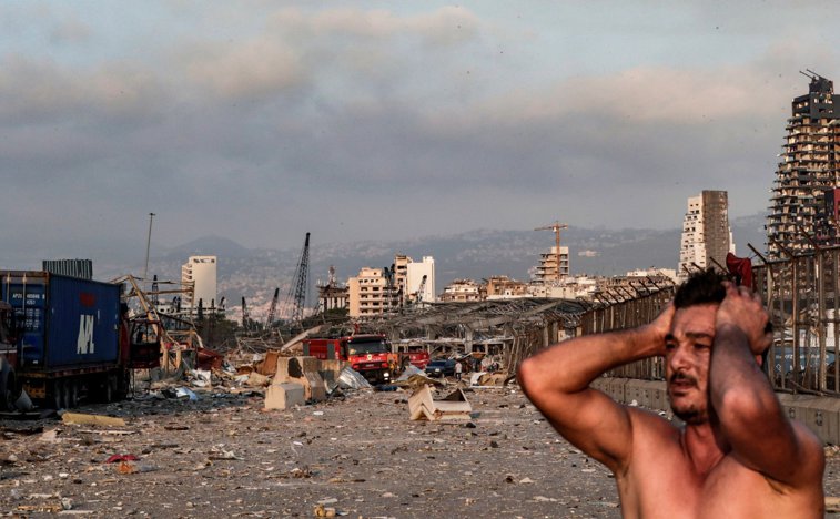 Imaginea articolului După explozia devastatoare, Libanul înregistrează o creştere alarmantă a cazurile de COVID. Starea de urgenţă se prelungeşte