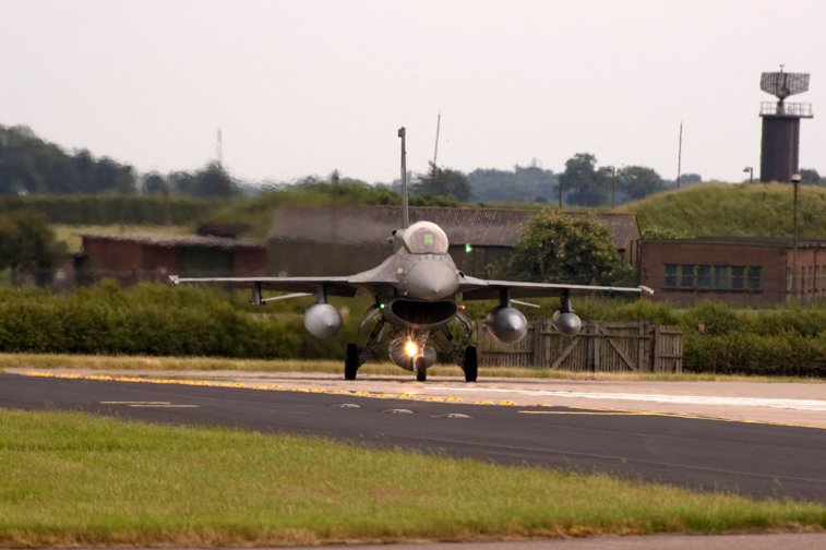 Imaginea articolului Monitorul Apărării şi Securităţii | România plăteşte 175 milioane dolari pentru modernizarea avioanelor F-16