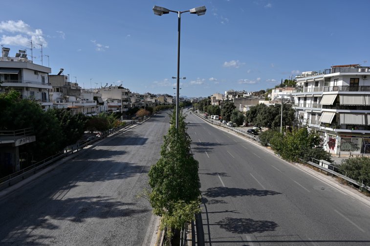 Imaginea articolului Grecia intră în lockdown timp de trei săptămâni. Părerile oamenilor sunt împărţite