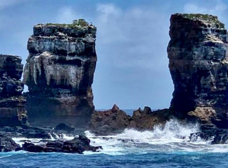 Imaginea articolului Celebra formaţiune de piatră ”Arcul lui Darwin” s-a prăbuşit. Leonardo DiCaprio donează pentru restaurarea monumentelor naturale din Insulele Galapagos