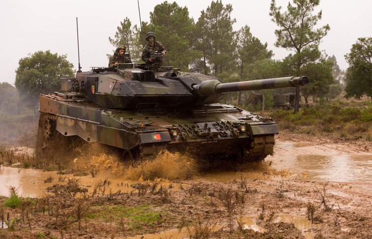Imaginea articolului Europa de Est şi-a redescoperit dragostea pentru arme şi tancuri
