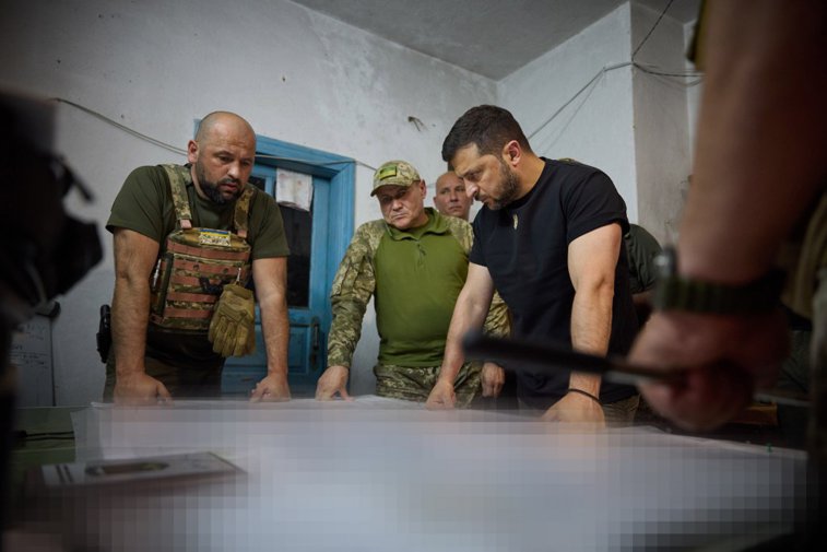 Imaginea articolului Ucraina va consolida apărarea la graniţele cu Belarus şi Rusia / Zelenski a vizitat din nou trupele