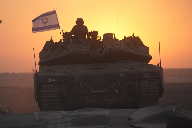 Imaginea articolului Armata israeliană a efectuat primele raiduri terestre în Gaza / Israelul pregăteşte o potenţială operaţiune militară la scară mare