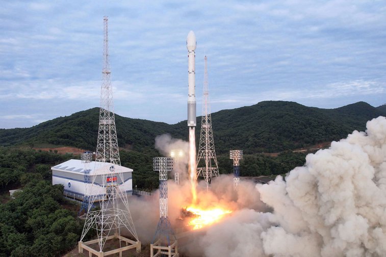 Imaginea articolului Coreea de Nord anunţă Japonia despre lansarea unui satelit propriu pe orbită