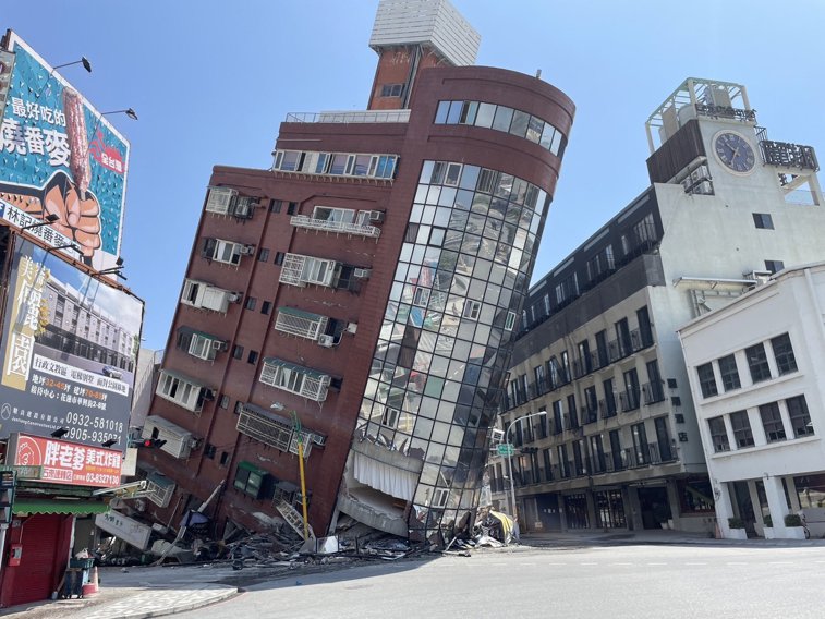 Imaginea articolului Echipele de salvare din Taiwan caută 18 persoane dispărute după cutremur