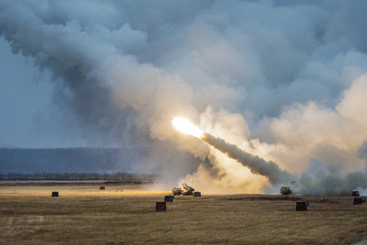 Imaginea articolului Preşedintele Comisiei de Informaţii a Senatului SUA: rachetele ATACMS ar putea să fie „în tranzit spre Ucraina până la sfârşitul săptămânii"