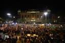 Imaginea articolului Proteste violente în faţa Parlamentului georgian. Mii de oameni au petrecut noaptea în faţa clădirii