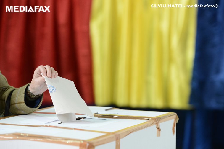 Imaginea articolului Alegerile prezidenţiale | Preşedintele AEP: Votarea se poate prelungi în străinătate pe toate cele trei zile până la ora 23.59