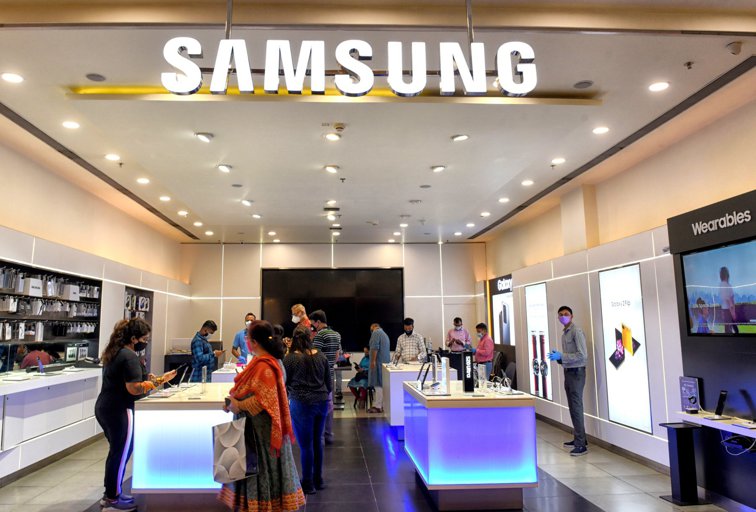 Imaginea articolului Samsung este campion la produs de telefoane