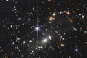 Imaginea articolului NASA: Ingrediente chimice care se găsesc în oţet şi băuturi alcoolice au fost detectate în jurul a două stele tinere de telescopul spaţial James Webb