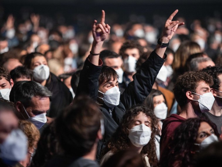 Imaginea articolului Concluzia concertului-test din Barcelona, cu 5.000 de persoane: niciun semn de contagiune COVID-19
