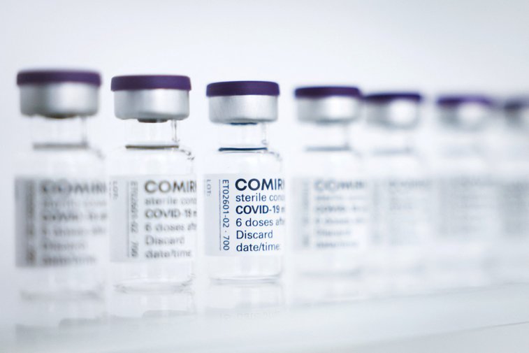 Imaginea articolului Studiu britanic: O singură doză de vaccin Pfizer nu protejează împotriva noilor tulpini SARS-CoV-2