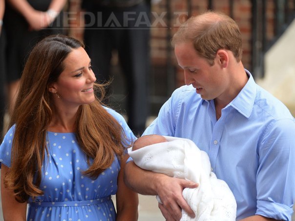 Imaginea articolului GALERIE FOTO cu Alteţa sa regală prinţul de Cambridge. Cum arată bebeluşul regal
