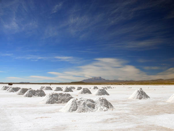 Imaginea articolului ”Deşertul de sare”: Salar de Uyuni, cea mai mare câmpie de sare din lume - VIDEO, GALERIE FOTO