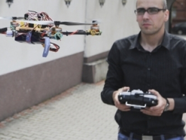 Imaginea articolului REPORTAJ: Recordul mondial de ţinut în aer al unei drone de mici dimensiuni, doborât de un harghitean