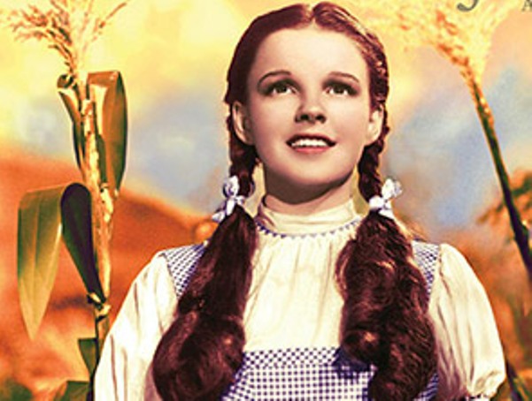 Imaginea articolului Rochia personajului Dorothy din "Vrăjitorul din Oz", estimată la 1,2 milioane dolari, la licitaţie - VIDEO
