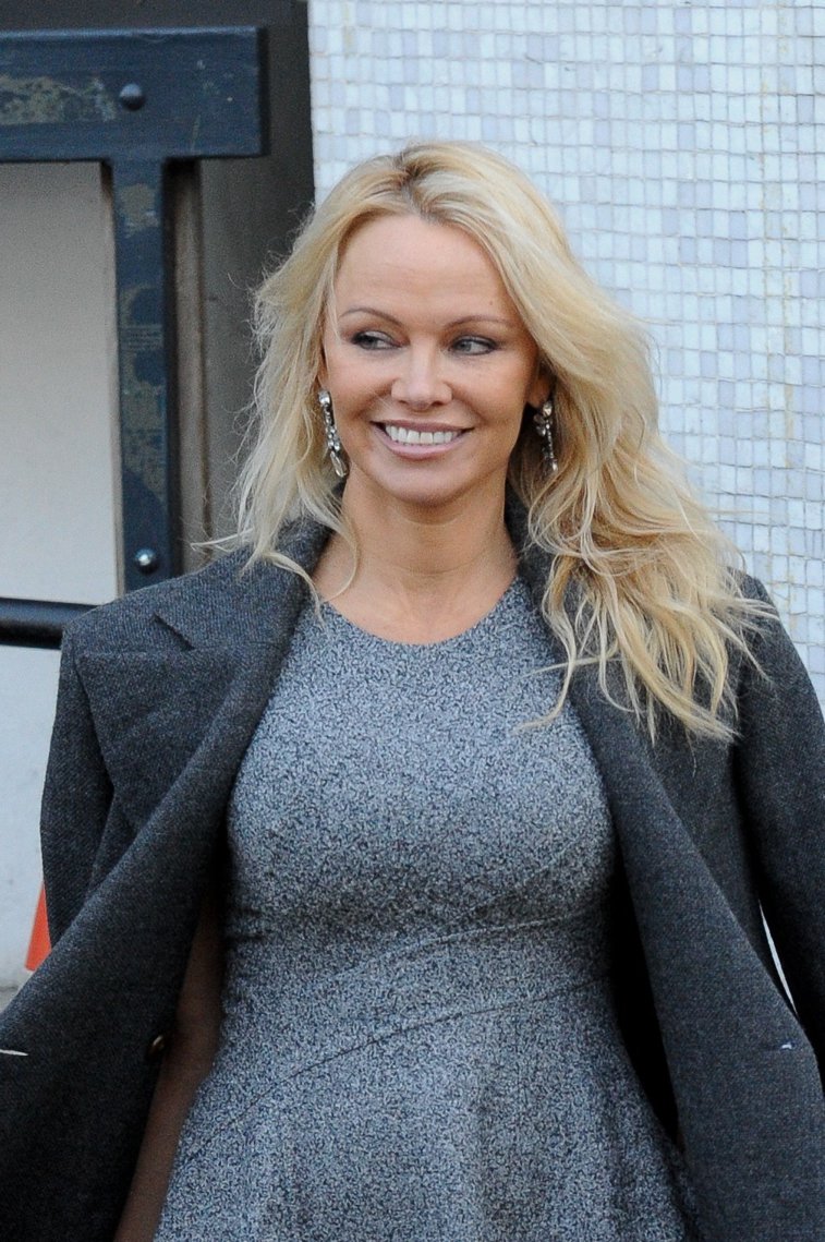 Imaginea articolului Pamela Anderson susţine bărbaţii acuzaţi pe nedrept de viol 
