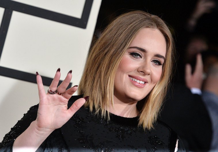 Imaginea articolului Adele şi-a cumpărat o casă luxoasă de 4 milioane de dolari, în care se va muta alături de familia sa