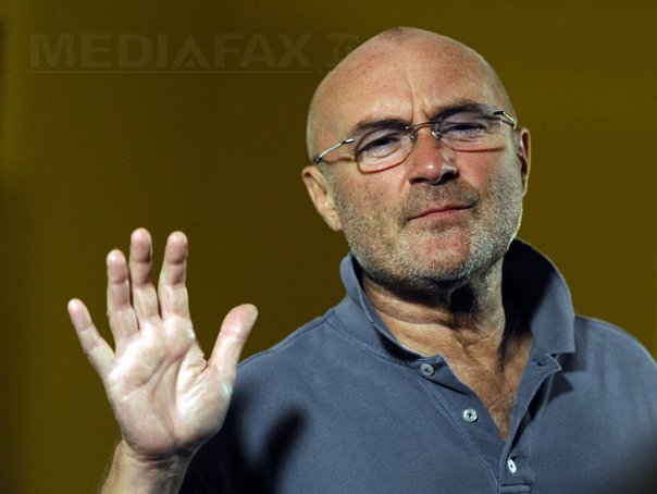 Imaginea articolului Phil Collins, INTERNAT de urgenţă după ce a CĂZUT în camera sa de hotel. Mesajul pentru fanii care îi aşteptau concertele