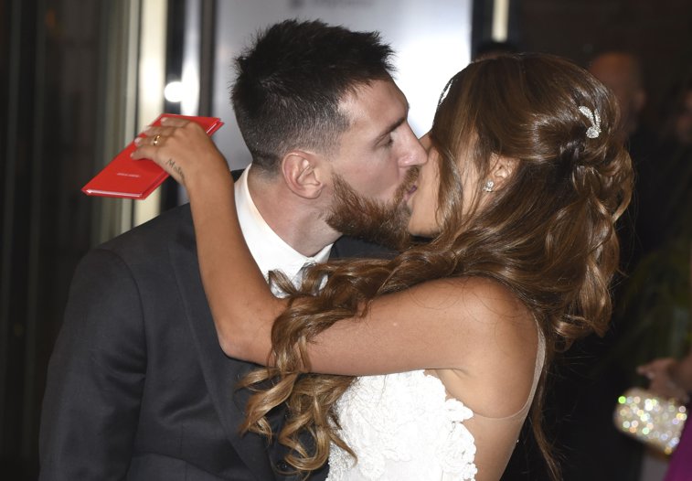 Imaginea articolului FOTO Mama lui Lionel Messi, acuzată că a dorit să eclipseze mireasa la nunta propriului fiu. Ce ţinută a avut aceasta