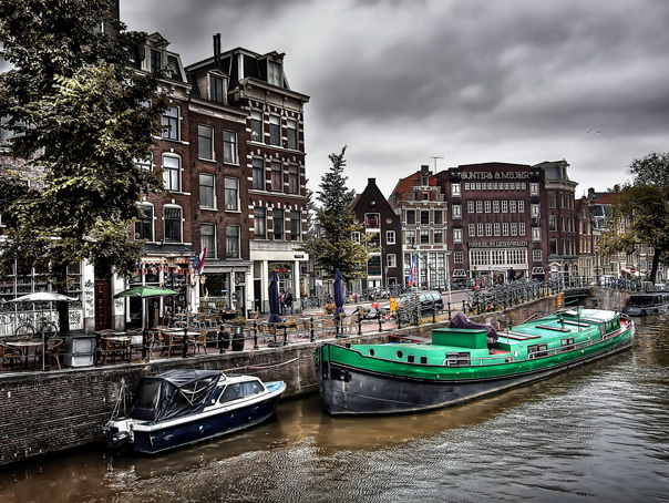 Imaginea articolului Turiştii pun în dificultate autorităţile din Amsterdam. Ce strategie au adoptat olandezii, pentru a nu-i da afară pe vizitatori