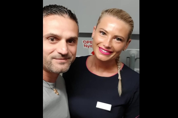 Imaginea articolului Gestul neaşteptat al unei stewardese din Cluj a impresionat un pasager: „WizzAir, te iert pentru toate întârzierile!”