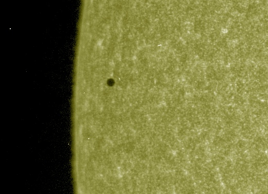 Imaginea articolului Imagini PERFECTE din spaţiu. Tranzitul planetei Mercur prin faţa Soarelui a fost surprins pe camere de NASA