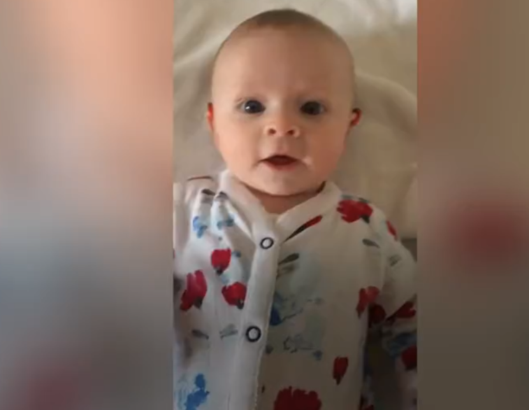 Imaginea articolului VIDEO. Momentul emoţionant în care un bebeluş surd de doar 4 luni aude pentru prima oară vocea mamei