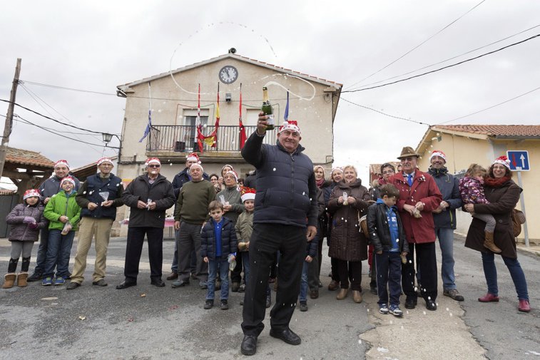 Imaginea articolului Motivul pentru care locuitorii unui mic sat din Spania au intrat în 2020 după-amiaza - VIDEO