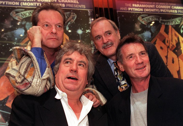 Imaginea articolului Terry Jones a murit. Actorul britanic, membru fondator al faimosului grup Monty Python, s-a luptat cu o boală rară în ultimii ani
