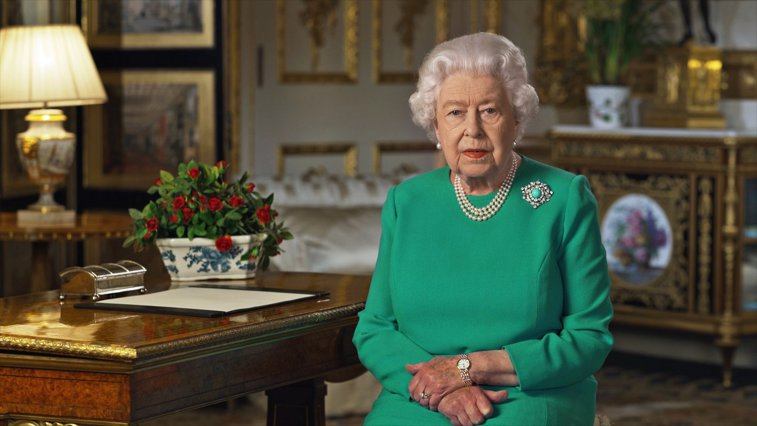 Imaginea articolului Regina Elisabeta a II-a marchează aniversarea sa oficială printr-o ceremonie restrânsă în condiţii de izolare GALERIE FOTO