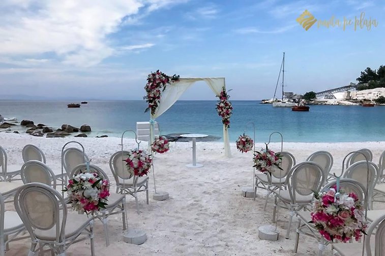 Imaginea articolului Nunta pe plajă, varianta inedită pentru un eveniment de neuitat. În ce locaţii se poate organiza